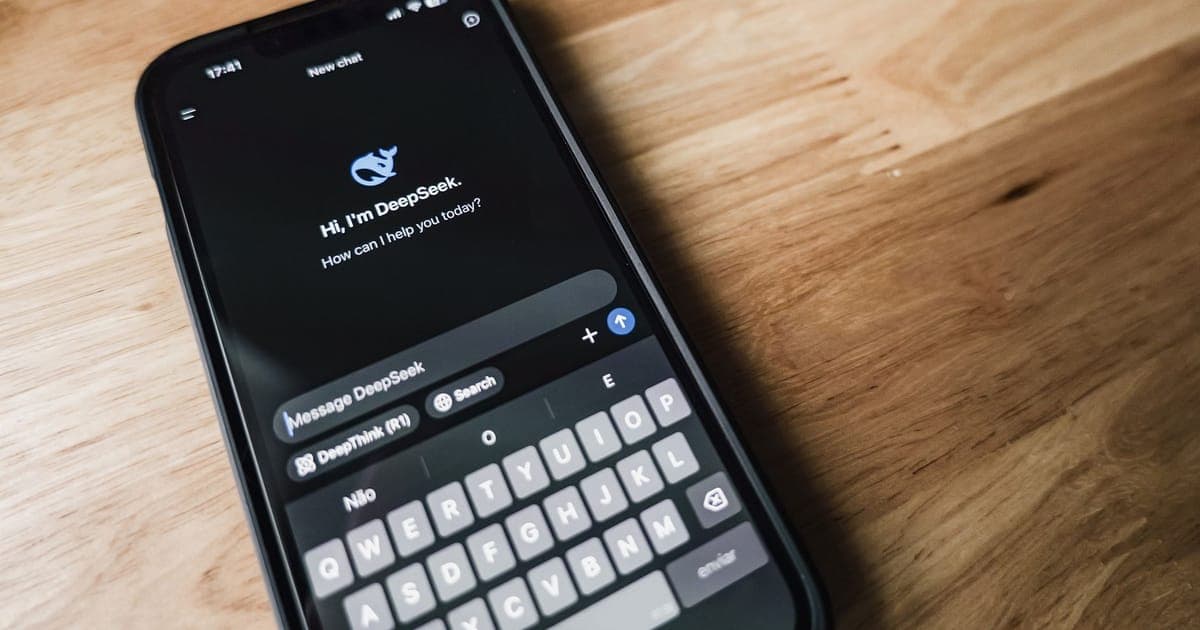 The Difference Between an AI Chatbot and an AI Commerce Agent, Explained