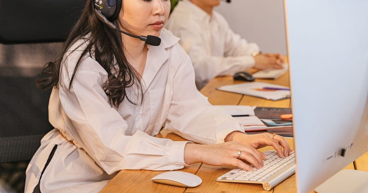 AI Customer Support for Solo Shopify Founders: Covering Support Alone