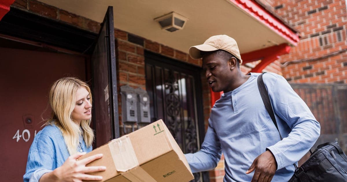 Spend-Threshold Triggers: The Free-Shipping Nudge Your Shopify Chat Should Be Making