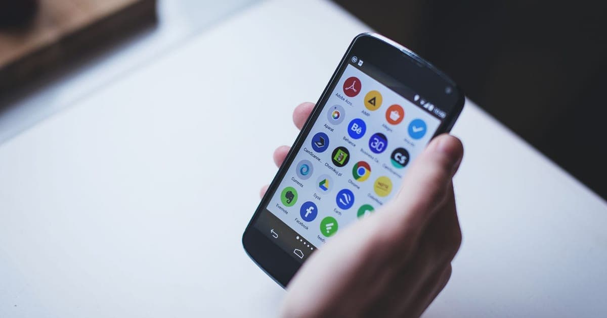 Shopify App Store Reviews: How to Read Between the Lines on Support Tools