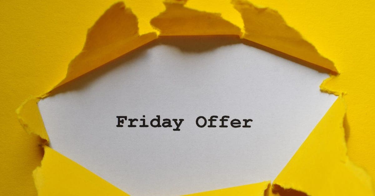 Why Discount Codes in Chat Convert Better Than Site-Wide Banners